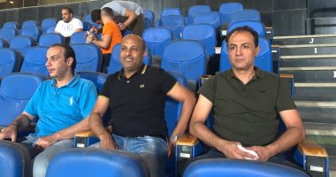 طارق مصطفى وأيوب يحضران مباراة بيراميدز والإنتاج الحربي