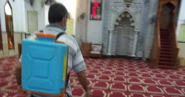 صور.. مساجد الإسكندرية تستعد لصلاة الجمعة بحملة نظافة وتطهير