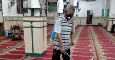 استمرار نظافة وتعقيم المساجد استعدادا لعودة صلاة الجمعة.. فيديو وصور