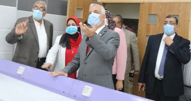 رئيس جامعة المنوفية يستقبل لجنة من الأعلى للجامعات لتفقد مبنى طب الأسنان