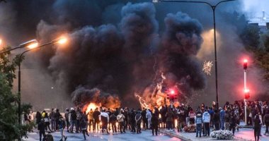 اعتقال ما يقرب من 20 شخصا بعد أعمال عنف من قبل اليمين المتطرف فى السويد