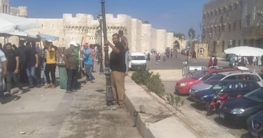 حملات مكثفة لإزالة التعديات بساحة قلعة قايتباى بالإسكندرية