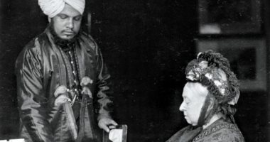 100 عام من "اليوجا" فى البلاط البريطانى.. الملكة فيكتوريا أول من جُذب للفن الهندى