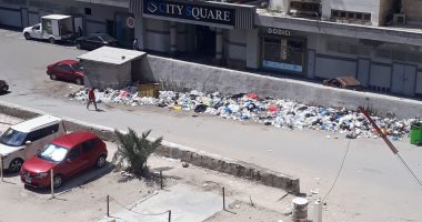 شكوى من تراكم القمامة أمام مساكن ضباط مصطفى كامل بالإسكندرية