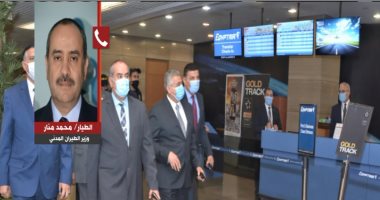 وزير الطيران المدنى يتفقد مطار القاهرة مع أول يوم لتطبيق شهادة الـPCR