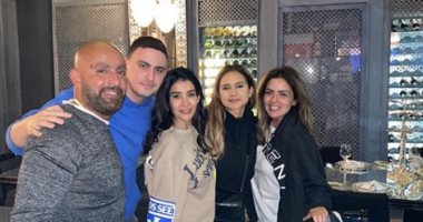 أحمد السقا مع نيللى كريم وعائلته فى أحدث ظهور
