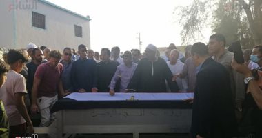 فيديو وصور.. تشييع جثمان يوسف والى وزير الزراعة الأسبق بمسقط رأسه بالفيوم