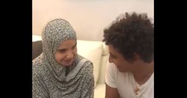 لاعب مصرى فى إيطاليا ينشر فيديو لزوجته تردد الشهادة بعد إسلامها.. فيديو