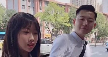  فتاة ووالدها حديث وسائل التواصل فى الصين " شكلهم قد بعض"