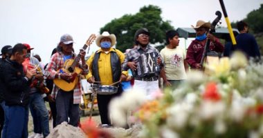 تشييع ضحايا "كورونا" إلى المقابر في المكسيك على أنغام "موسيقى الجاز" 