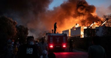 حريق ضخم يلتهم مبنى سكنيا متعدد الطوابق فى مدينة كراسنودار بروسيا.. فيديو