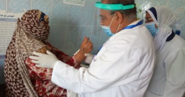 صور .. الكشف على 971 مريض ضمن قافلة طبية مجانية بمدينة النوبارية