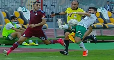 فيديو.. إصابة قوية لمدافع المصرى فى مباراة بيراميدز