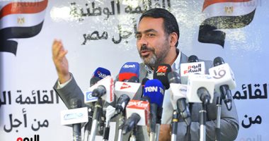 يوسف الحسينى: الفترة المقبلة ستشهد اندماج أكثر من حزب.. فيديو وصور