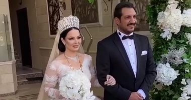 ديانا كرزون تعلن عن حملها بكليب يجمعها مع زوجها