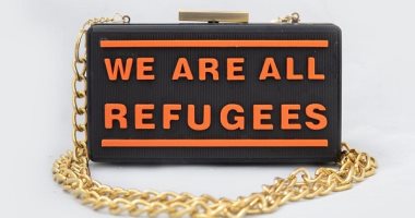 عميد كليه فنون بالجامعة الأمريكية الإماراتية يصمم حقيبة لدعم اللاجئين.. صور