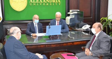 وزير الاتصالات ورئيس جامعة الإسكندرية يوقعان اتفاقية لتنفيذ مشاريع بحثية
