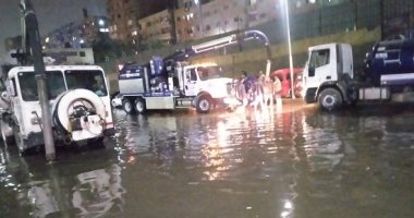قطع المياه عن بعض المناطق بالقاهرة بسبب كسر فى أحد مواسير الصرف بالأوتوستراد 