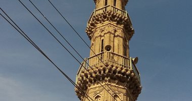 المئذنة المائلة بالمسجد العتيق فى المنيا عمرها 1000 عام.. صور