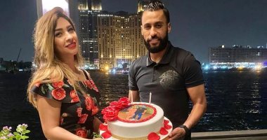 حسام عاشور يحتفل مع زوجته بعيد ميلادها: كل سنة واحنا مع بعض.. صور