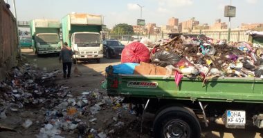 "نقيب الزبالين" المطرية والمرج أكثر أحياء العاصمة شكوى من تراكم القمامة 
