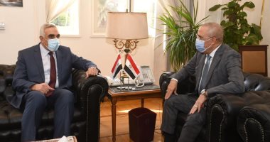 وزير الإسكان يدعو وزراء الحكومة العراقية لزيارة المشروعات التنموية بمصر
