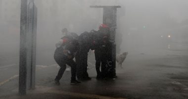 صور.. تجدد الاشتباكات العنيفة مع شرطة تشيلى خلال مظاهرات ضد الحكومة
