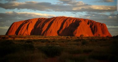أستراليا تطالب جوجل بإزالة صور صخرة "أولورو" المقدسة من خدمة الخرائط
