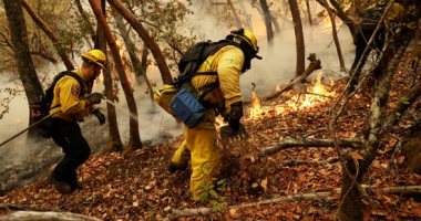 صور.. تجدد حرائق الغابات فى ولاية كاليفورنيا وإجلاء السكان 