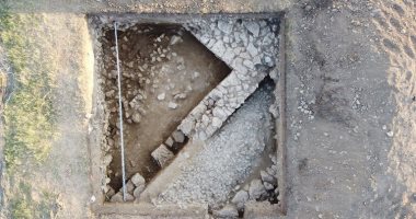 اكتشاف منزلين وشارع يعودون للعصر الرومانى خلال أعمال حفر بمدينة أكرا