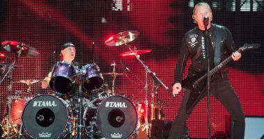 فريق Metallica يتبرع بـ 250 ألف جنيه إسترلينى لجهود إنقاذ حرائق كاليفورنيا 