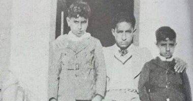 صورة نادرة تجمع الأمير الراحل صباح والشيخ جابر الأحمد فى الطفولة