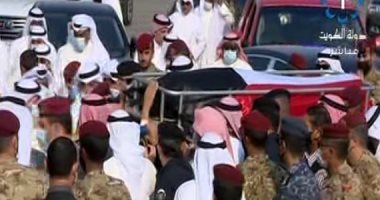 وصول جثمان الشيخ صباح الأحمد إلى مسجد بلال بن رباح لبدء صلاة الجنازة