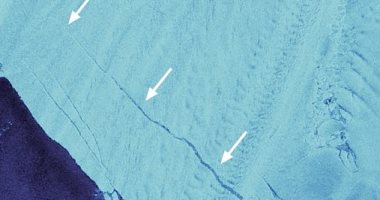الأقمار الصناعية تكشف انهيار اثنين من أهم الأنهار الجليدية بانتاركتيكا