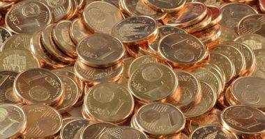 أوروبا تدرس إلغاء عملاتها المعدنية فئتى 1 و2 سنت لتقريب أسعار منطقة اليورو