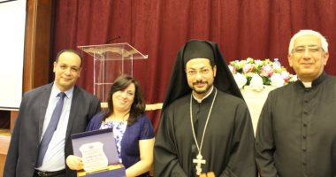 الأنبا باخوم يفتتح العام الدراسى الجديد بمدارس سان جورج للأقباط الكاثوليك 