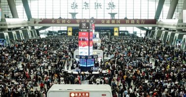 الصين تصدم العالم بزحام محطات القطارات بـ108ملايين مواطن فى 8أيام رغم كورونا