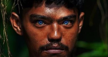 قبيلة في إندونيسيا بعيون زرقاء بسبب طفرة جينية.. اعرف تفاصيل الحكاية.. صور