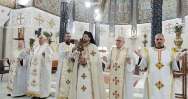 نائب بطريرك الكاثوليك يترأس نهاية فعاليات "تساعية القديسة تريزا"