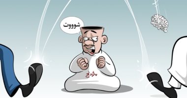 الشخص "المؤدلج" يفقد عقله ويتركه للأخرين للتحكم فيه فى كاريكاتير سعودى
