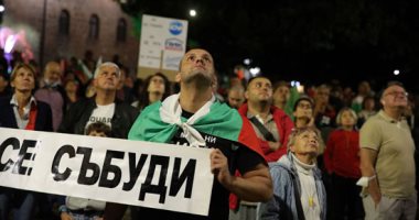 صور.. آلاف يتظاهرون فى بلغاريا لمطالبة الحكومة بالاستقالة