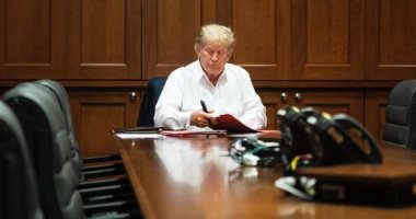 الجارديان: القلق يهيمن على موظفى البيت الأبيض فى غياب ترامب