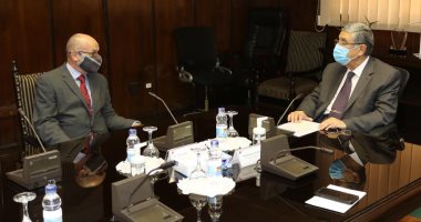 وزير الكهرباء يستقبل سفير قبرص ويوجه بسرعة الانتهاء من الربط الكهربائى مع قبرص