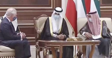 لحظة وصول الأمير تشارلز الكويت لتتعزية فى وفاة الشيخ صباح الأحمد.. فيديو