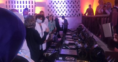وزيرة الثقافة تكرم الدفعة الأولى من مبادرة "صنايعية مصر".. صور