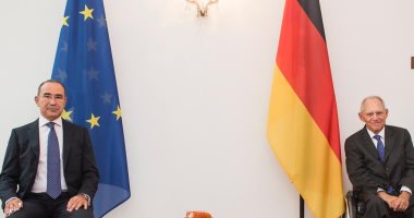 سفير مصر لدى برلين يبحث مع رئيس البوندستاج الألماني تعزيز العلاقات الثنائية