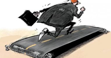 السلطات اللبنانية تكافح من أجل إنقاذ البلاد فى كاريكاتير سعودى