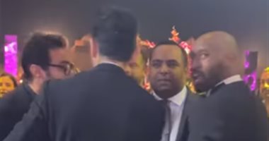 كواليس خناقة أحمد فهمي وشيكابالا في حفل زفاف شريف منير حسن (فيديو)