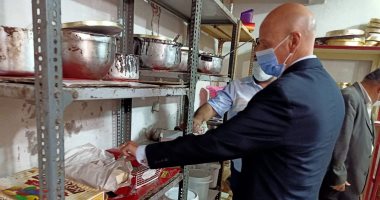 غلق مصنع حلويات مخالف بفاقوس وإعدام 1.5 طن منتجات غير مطابقة للمواصفات