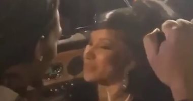 كاردي بي تحتفل بعيد ميلادها الـ 28 برقصة وقبلات مع زوجها Offset.. فيديو وصور